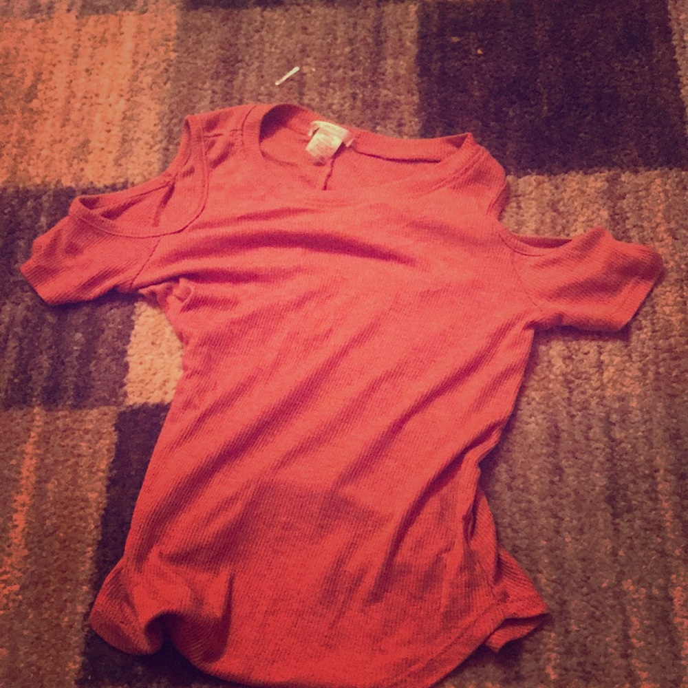 Cute cutoff sleeve shirt